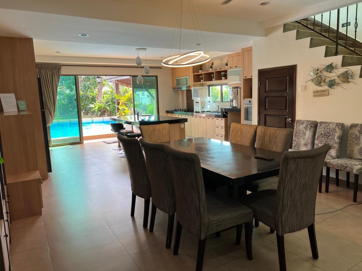 Melaka Beachfront Villa With Pool Eksteriør billede
